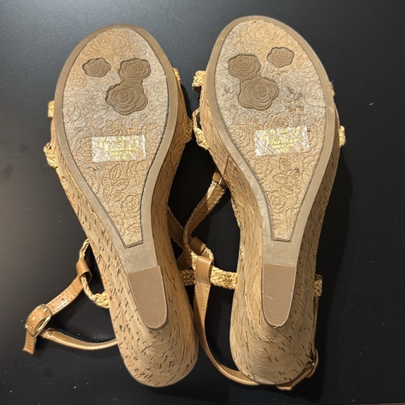 Women’s size 10M | Carlos Santana Braided cork | Tan and Gold wedges - Picture 9 of 10